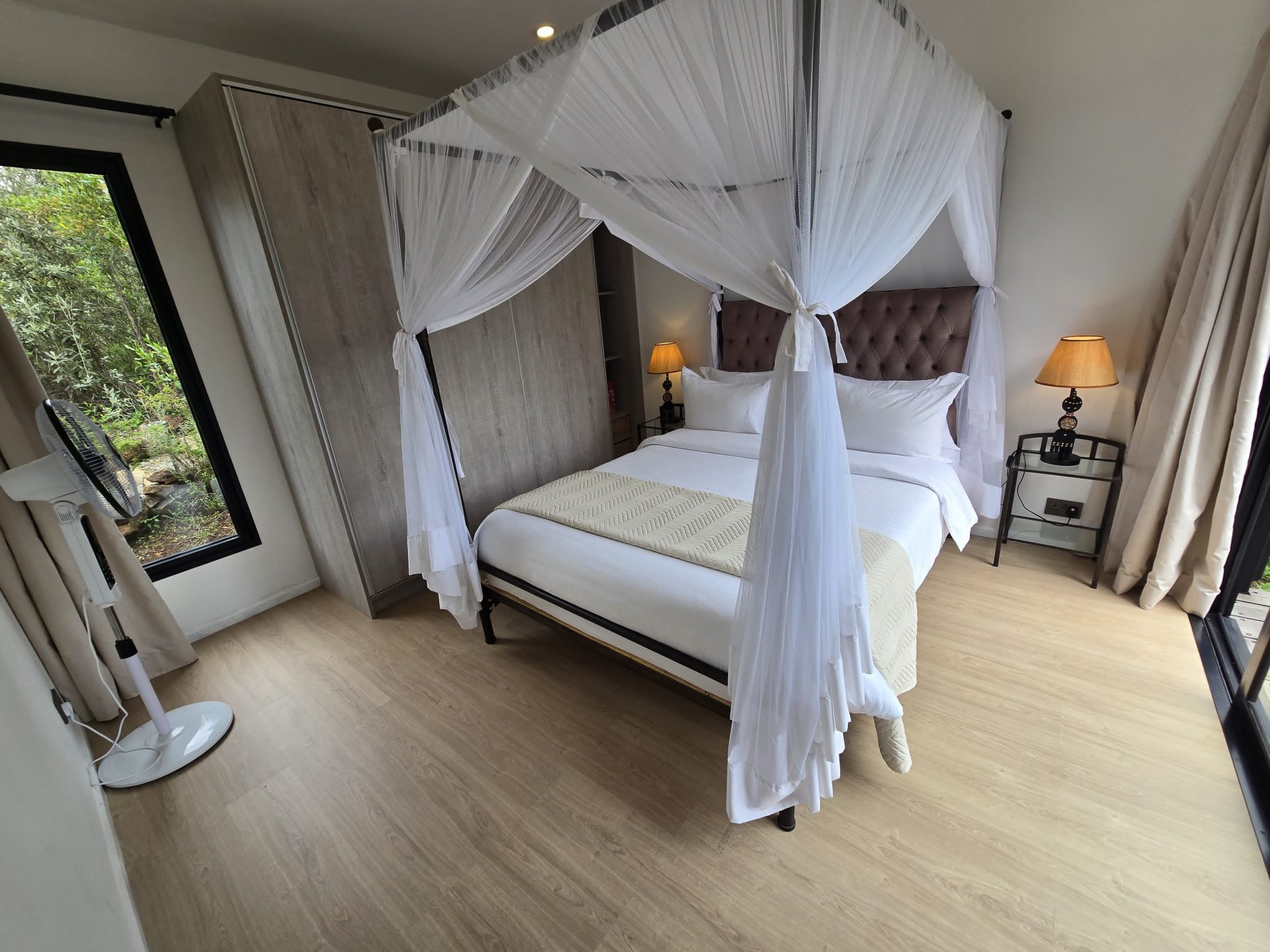 📌Naivasha.The Cliff Side Haven